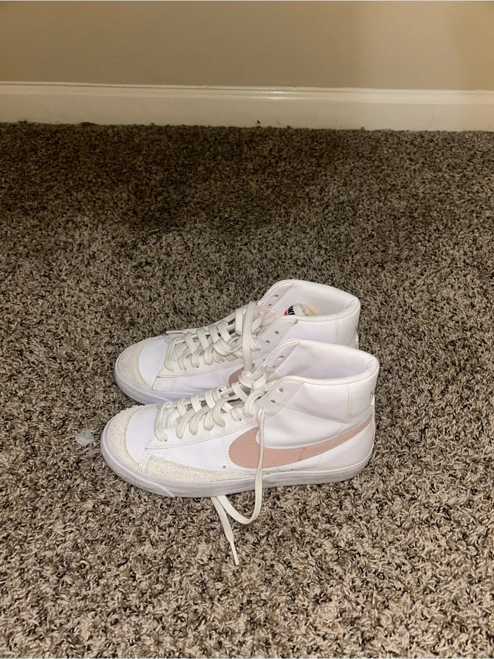 Nike Women’s High-Top Sneakers in White and Light Pink